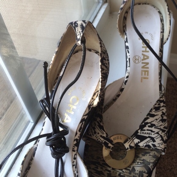 Chanel Wedge w/Ankle ties - Picture 2 of 8